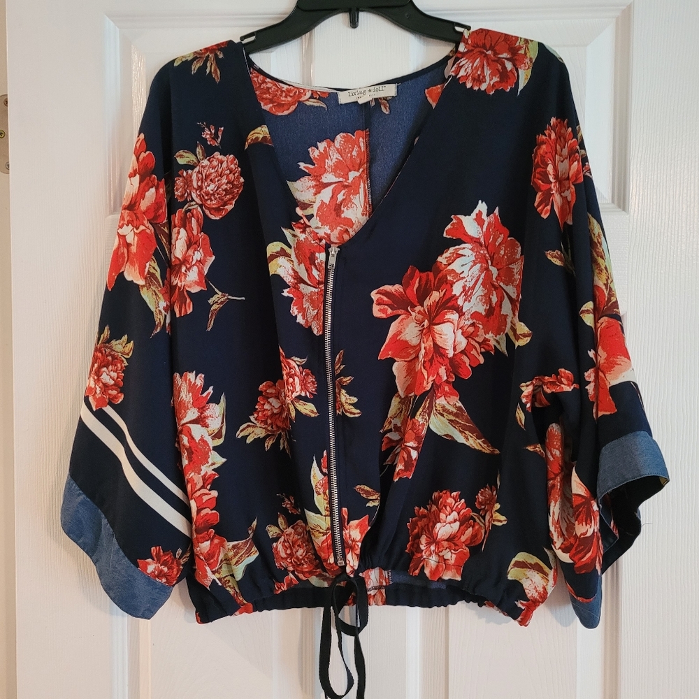 Living Doll zipup blouse. Size Medium